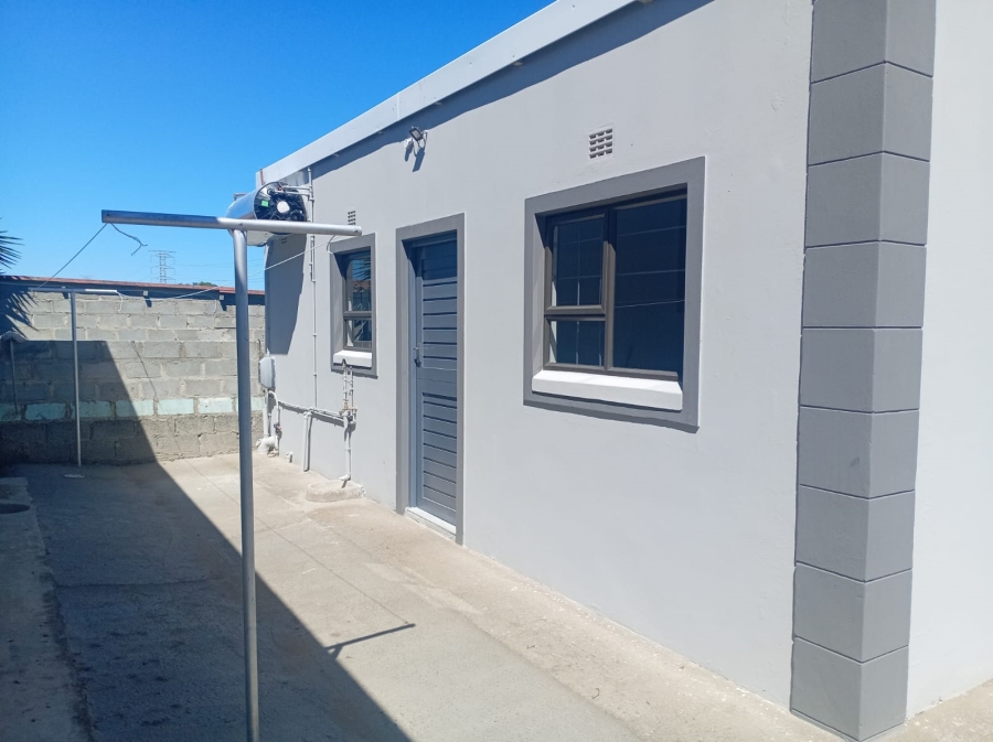 To Let 1 Bedroom Property for Rent in Buffalo Flats Eastern Cape